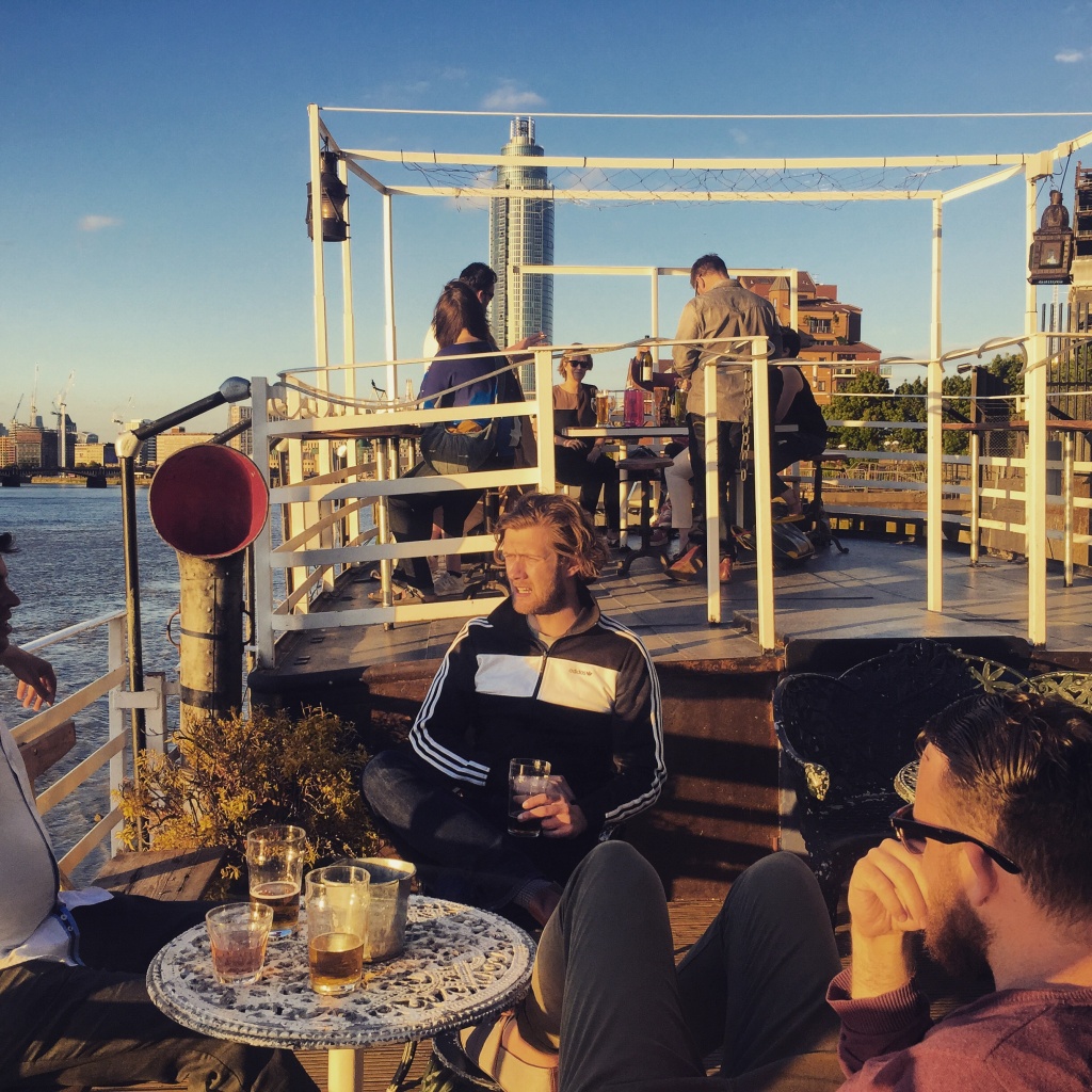Modern river view venues in london with boardroom table and presentation screen