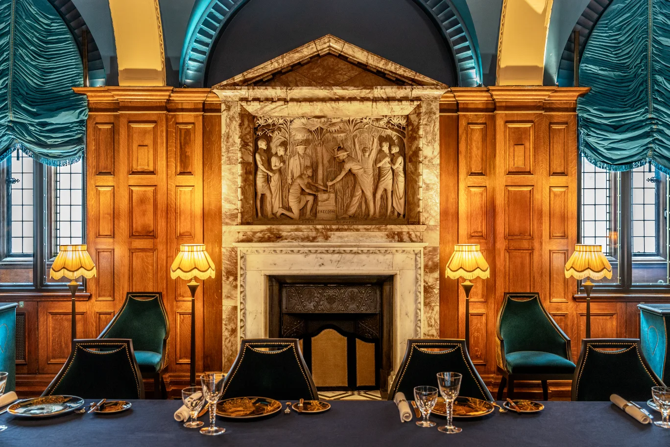 Modern meeting rooms city of london with boardroom table and presentation screen