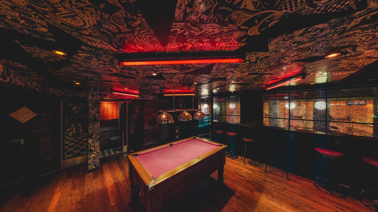 Queens London - The Ruby Lanes 